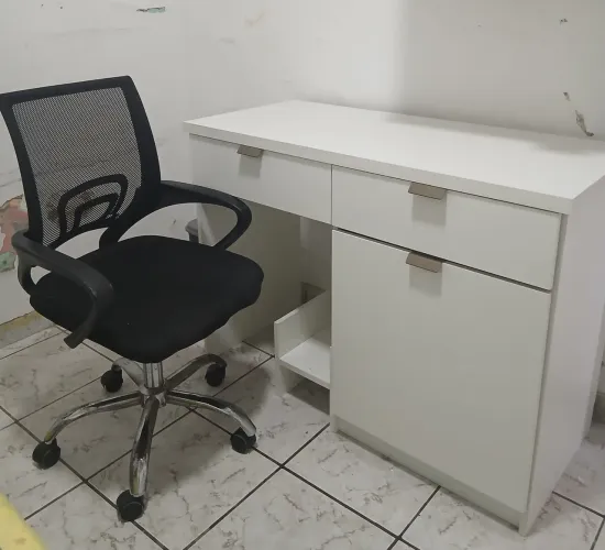 Vendo mesa e cadeira suporte para cpu