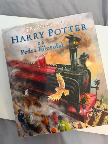 Harry Potter e a Pedra Filosofal Ilustrado