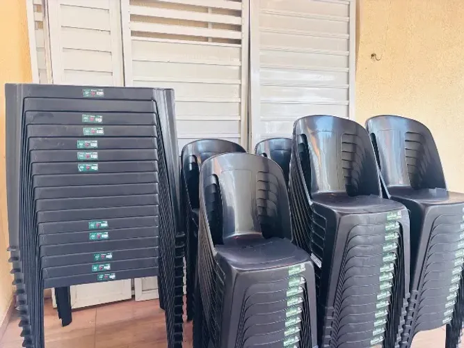 Cojunto de mesa com 4 cadeiras
