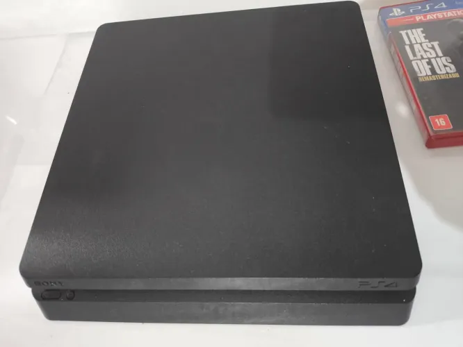 Play Station 4