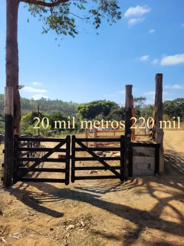 Sitio em Desterro de Entre Rios MG 2 hectares 20 mil metros 220 mil