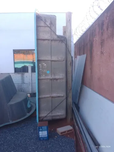 Piscina usada 3 metros de comprimento e 1,50 de largura 80 cm de profundidade