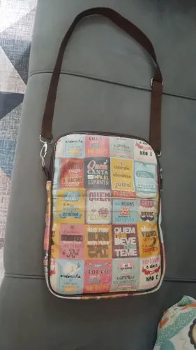 Bolsa Carpe Diem ,com mensagens maravilhosas, zíper sem puxador