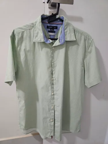 Camisa verde clara texturizada tamanho 3 ou m 