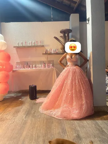 Vestido de Debutante com Anágua