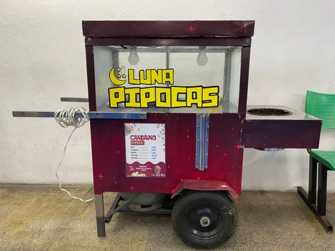 Barraca de pipoca em perfeito estado