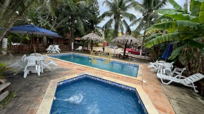 Pousada ampla com 28 unidades, pizzaria e piscina a 700 m da Praia de Geribá Geribá, Arma