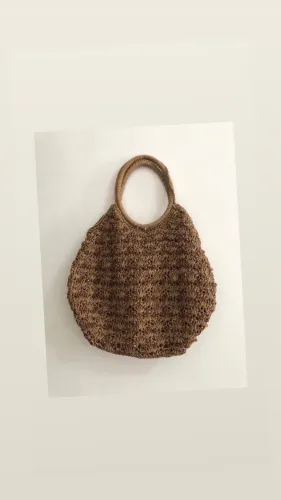 Bolsa de mão artesanal em sisal