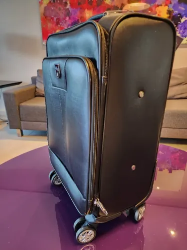 Mala de Couro Cadeado e Rodinhas Ideal para Viagens Aereas - Centro Curitiba
