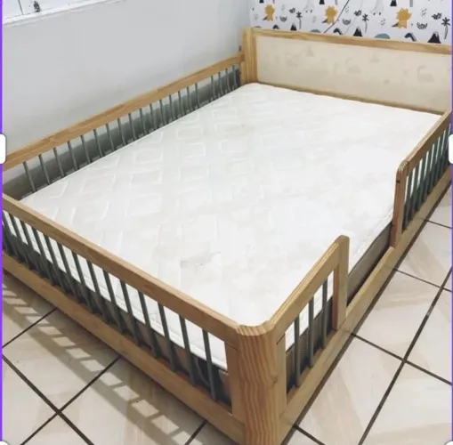 Cama casal montessoriana e colchão