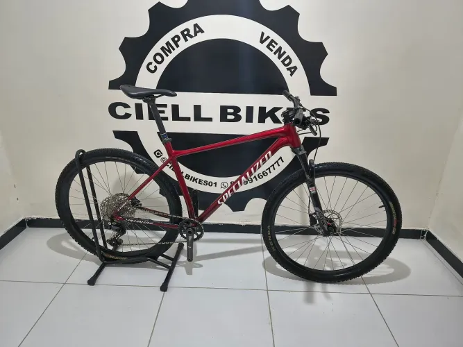 Vendo Specialized chisel aro 29 tamanho 21 top demais fazemos entrega !