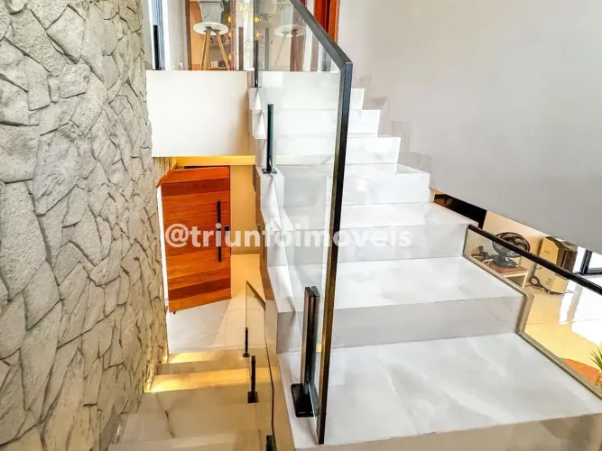 Casa duplex no Petrópolis Residence com 4 suítes