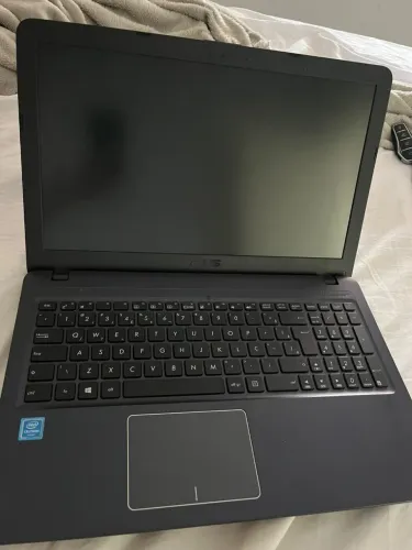 Nootbook Asus modelo X543M