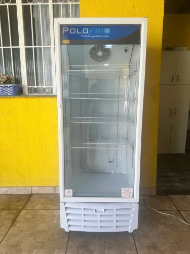 Geladeira Expositora Vertical
