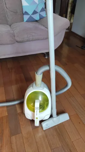 Aspirador de Pó Electrolux Lite 1400W