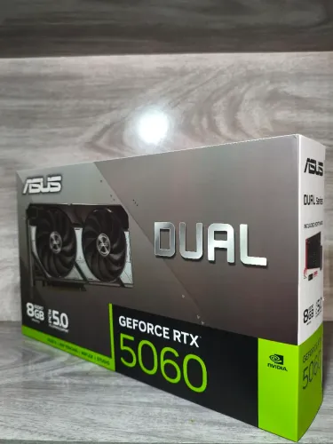 Placa de Vídeo RTX 5060 Asus Dual Series OC 8GB