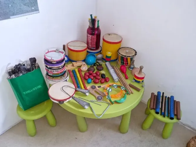 Instrumentos musicais para musicalização infantil