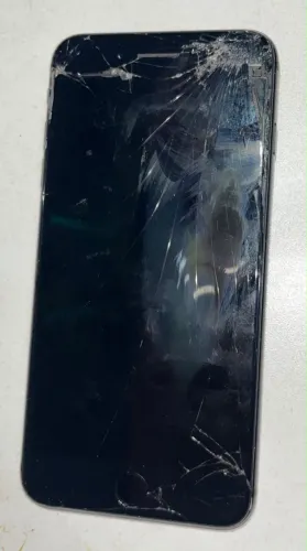 iPhone 7 Plus 128GB | Funcionando | Carregador | Tela Quebrada