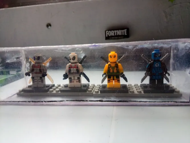  3 Deadpool similar lego