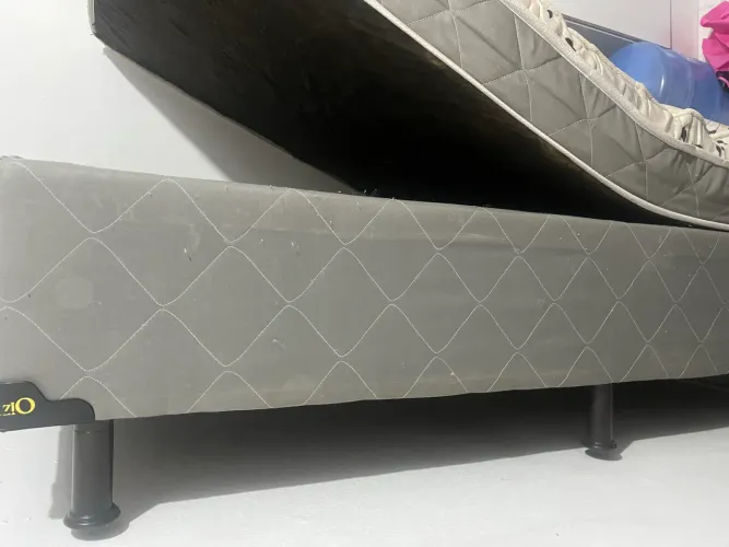 Vendo cama box mais colchão em ótimo estado !