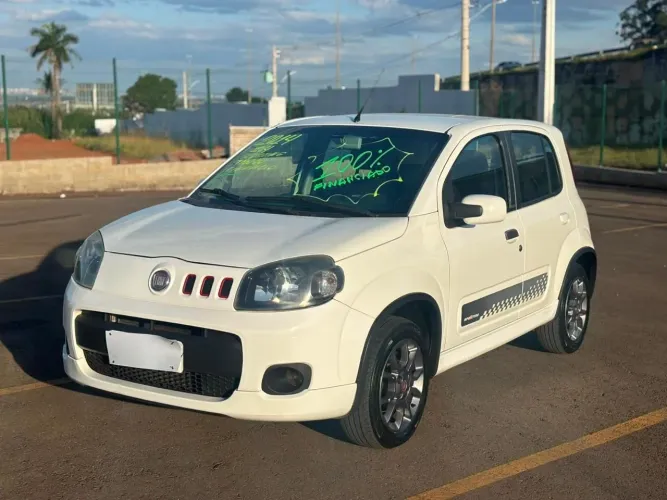 Fiat Uno Sporting 1.4 EVO Fire Flex 8V 4P 2014