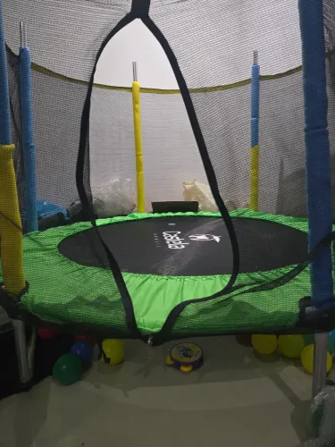 Cama elastica pula-pula 1,4m semi novo