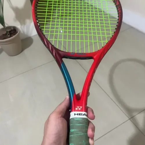 Raquete yonex vcore 98
