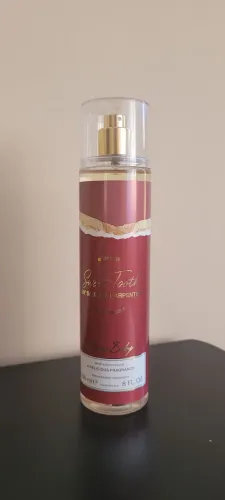 Body Splash Sweet Tooth Cherry Sabrina Carpenter<br>Baby Sabrina Carpenter