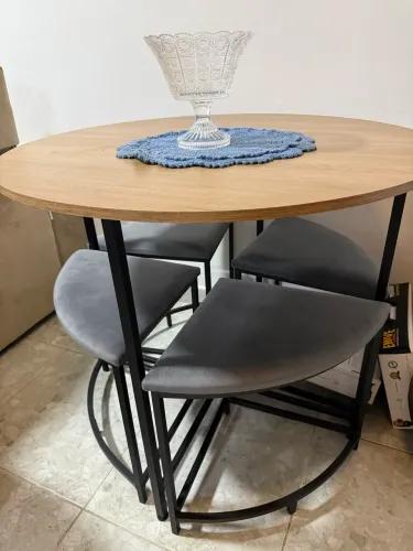 Conjunto Mesa de 0,90m com cadeiras