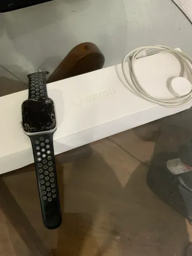 Apple Watch Series 4 quebrado 