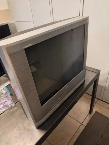 Tv Toshiba com vhs s dvd