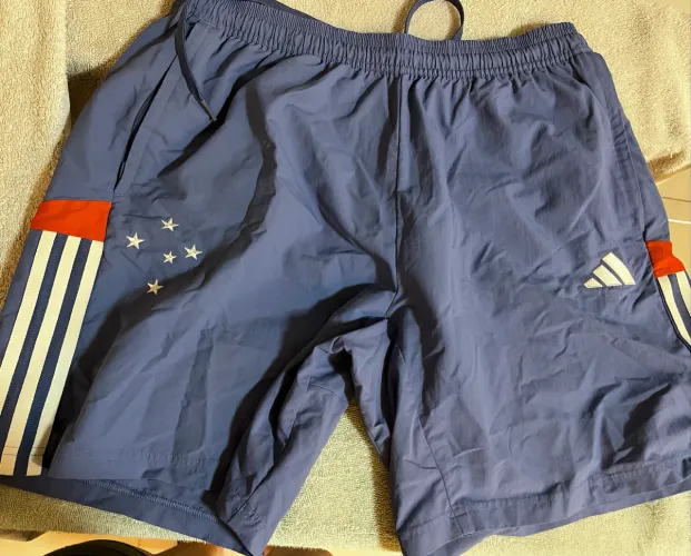 Bermuda adidas Cruzeiro viagem