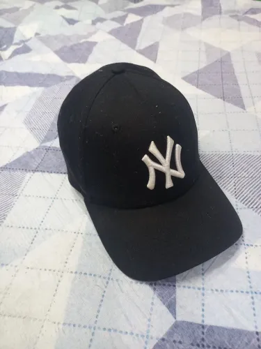 Boné New Era em ótimo estado