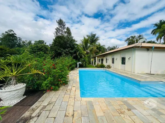 Chácara com 5 quartos à venda, 1760 m² por R$ 1.300.000 - Condomínio Lagoinha - Jacareí/SP