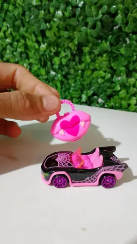 Draculaura bolsa e carro da rotwheels