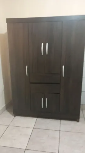 Guarda roupa de solteiro