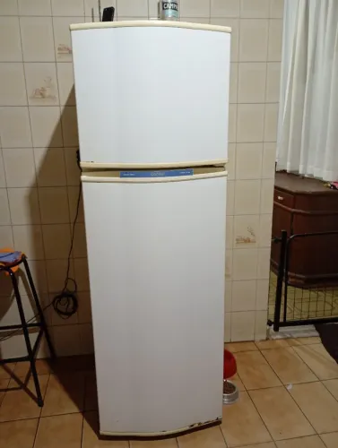 Geladeira Consul Duplex 300 Frost Free usada. 
