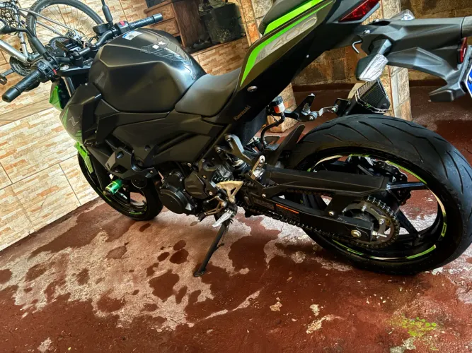 Kawasaki Z400 2021 - Baixa KM | Linda | Pronta pra rodar
