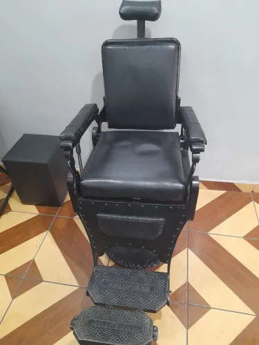 CADEIRA DE BARBEIRO-MARCA BRASIL NUM 2