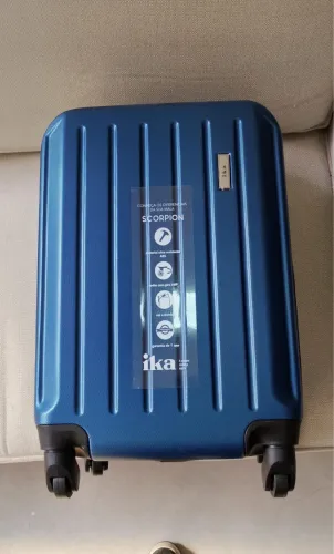 mala de viagem ika scorpion azul novo, na embalagem
