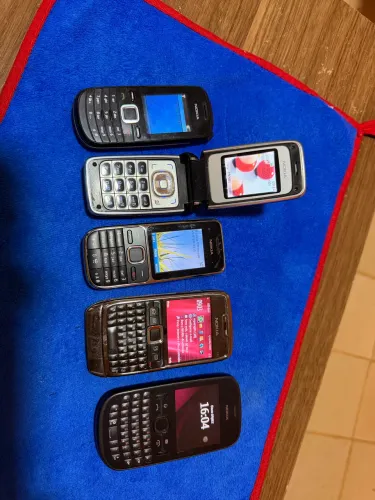 Lote celular antigo para colecionar ou retirar peças