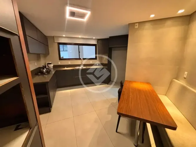 DP Apartamento 3 dormitórios (2 suítes) | 3 vagas de garagem | 170m² no Centro de Florianó