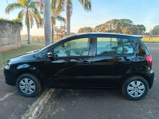 Volkswagen Fox Bluemotion 1.6 MI Total Flex 5P. 2013