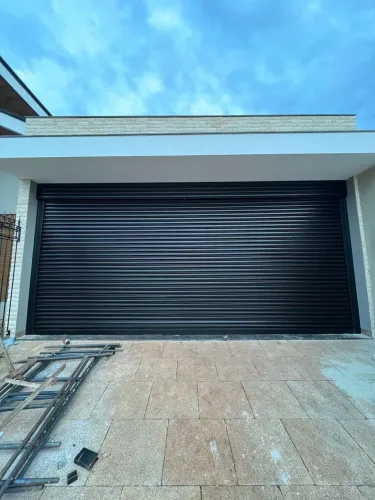 Kit portas de enrolar para casas e empresas aço galvanizado ou alumínio