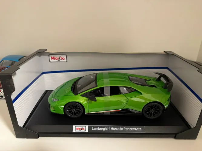 Miniatura Lamborghini Huracan 1/18 Maisto NOVA