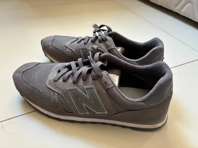 Tênis New Balance 373 - Tamanho 43