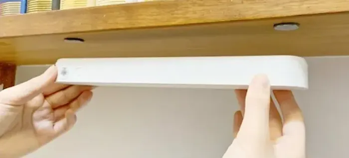 LÂMPADA LED RECARREGÁVEL USB, DE MESA ou FIXA EM ESTANTES, ROUPEIROS... Branca COM CAIXA