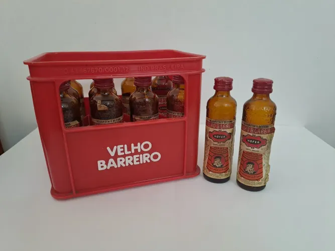 Engradado de velho barreiro miniatura