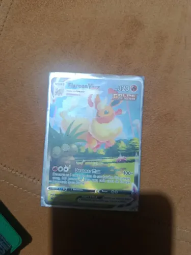 Carta pokémon tcg flareon vmax perfeito estado