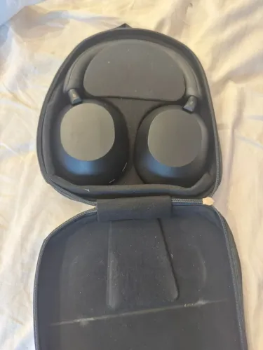 Fone de ouvido Sony XM5, na case original, em perfeito estado